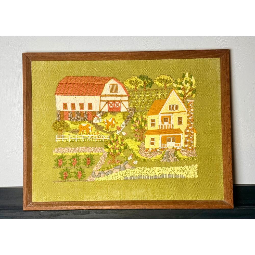1970s Crewel Embroidery Farmhouse Wall Art – Avocado Green Fiber Art (Framed) - Picture 4 of 12